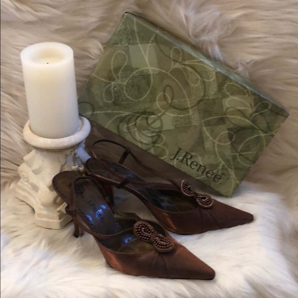 Pretty bronze colored heels.